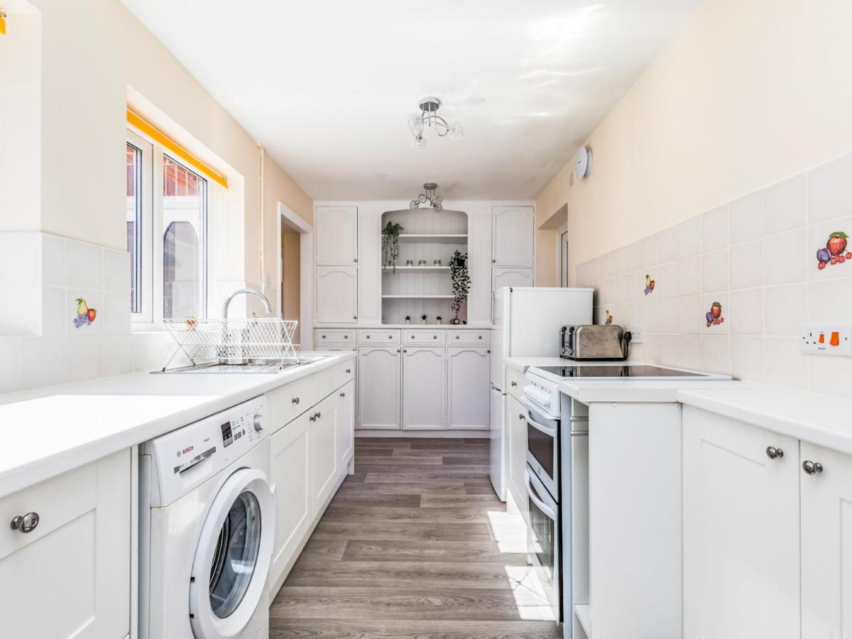 Pass The Keys Lovely Ground Floor Flat With Large Garden Chichester Exterior photo