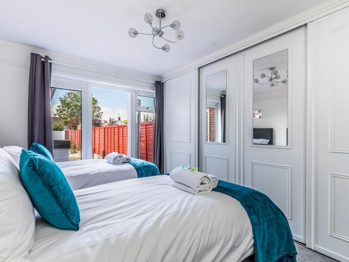 Pass The Keys Lovely Ground Floor Flat With Large Garden Chichester Exterior photo